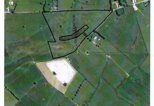 21 acres of top quality land with extensive road frontage at Scregg Rahara