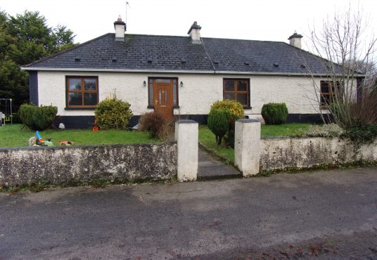 Marnellsgrove Ballymoe Co Galway with 2 acre field to rear