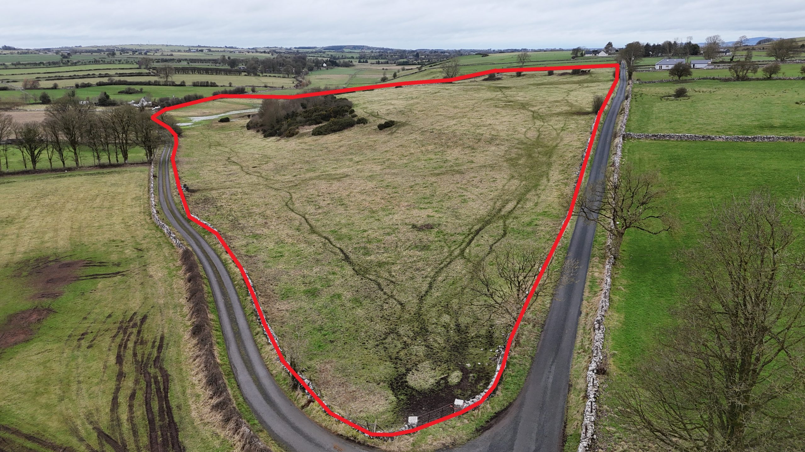 21 acres of top quality land with extensive road frontage at Scregg Rahara